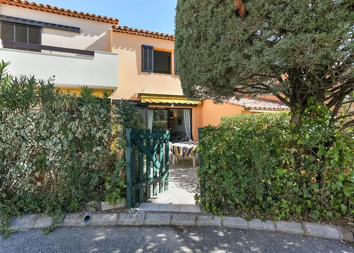 Maison Confortable Pres Des Plages De Saint-raphael בית נופש